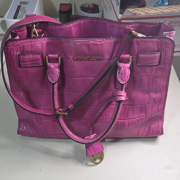 Michael Kors Handbags - Michael Kors Fuchsia Crocodile Embossed Crossbody
